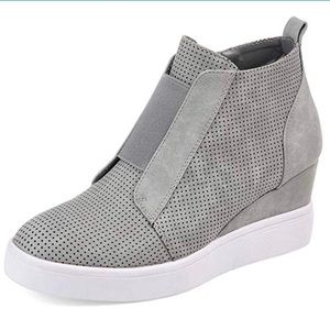 Size 5 wedge sneakers
